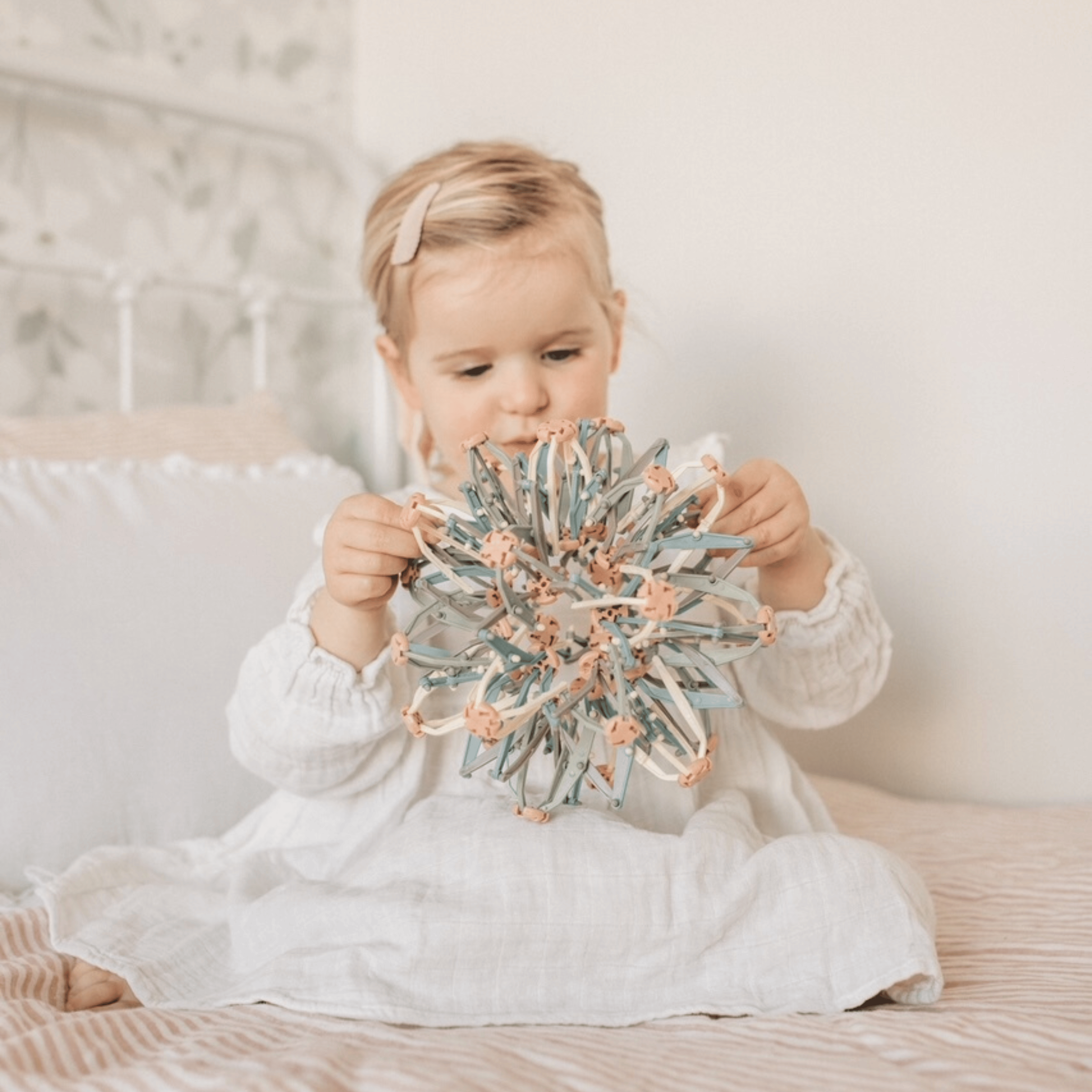 Mindful & Co Kids Mindfulness Magic Ball thumbnail 4